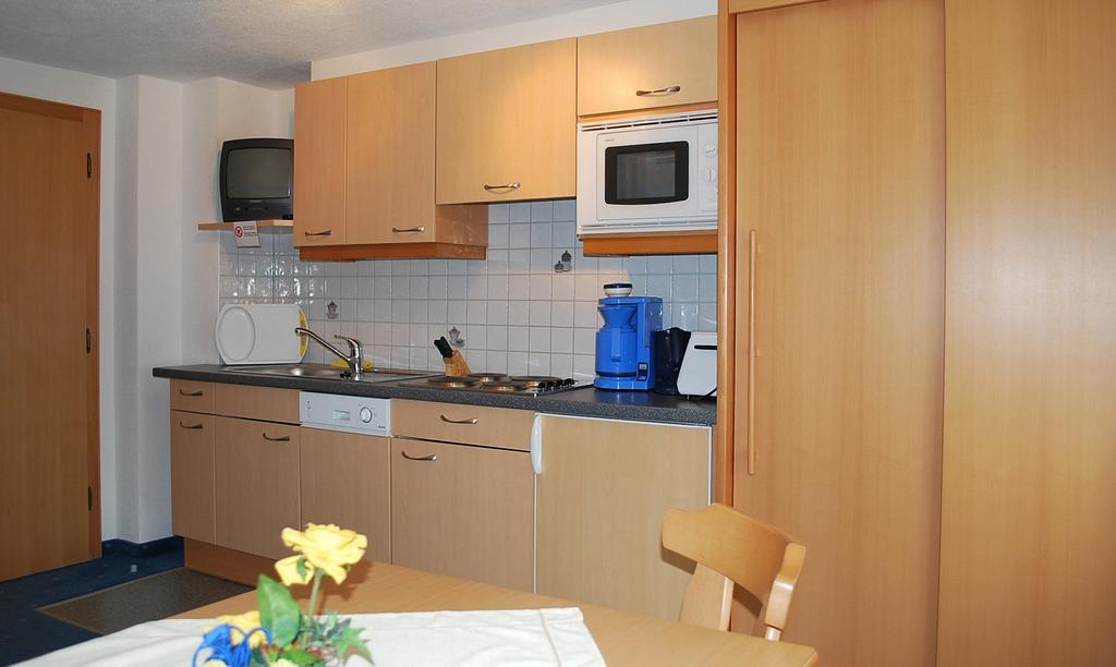 Haus Am Lift Lägenhet Kappl  Rum bild